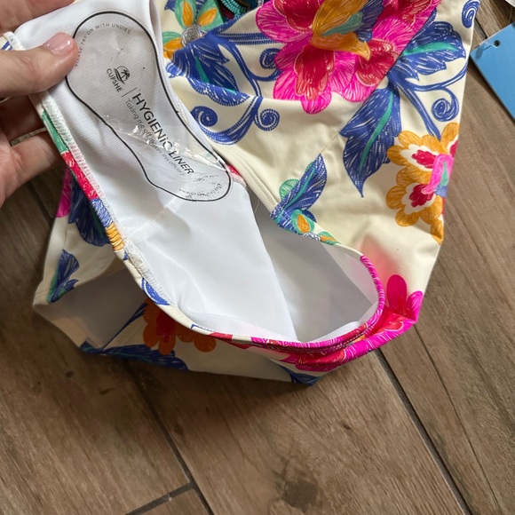 Cupshe Floral One Piece Swimsuit - Multicolor - Picture 6 of 7